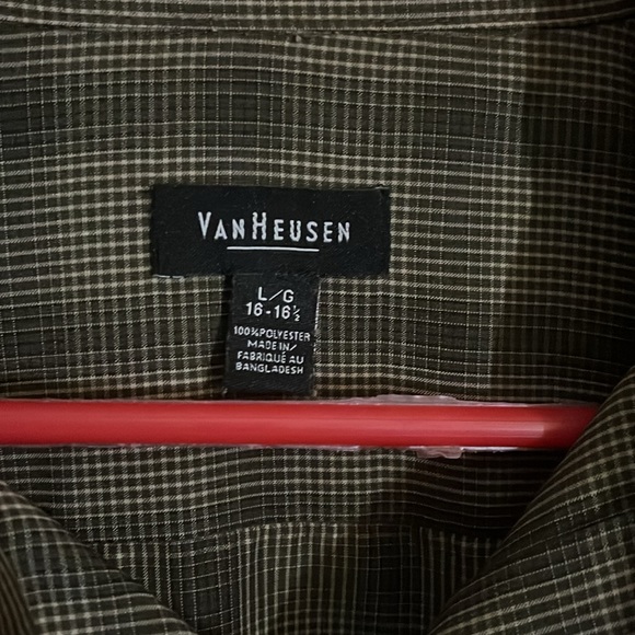 Checked dress shirt short sleeve buttons. B3 - Picture 3 of 4